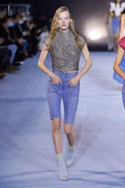 Look 63